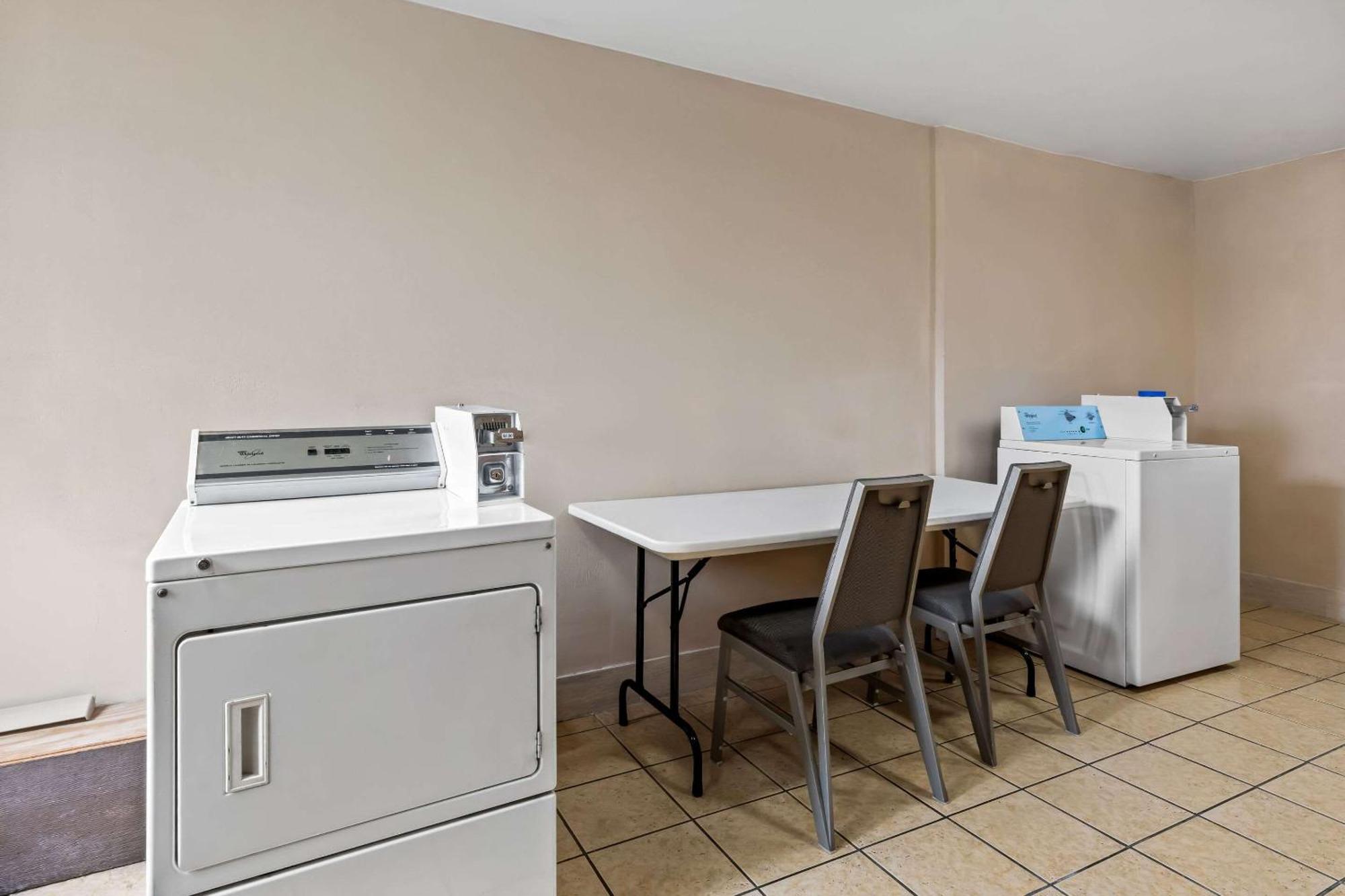 Quality Inn Marietta Exteriör bild